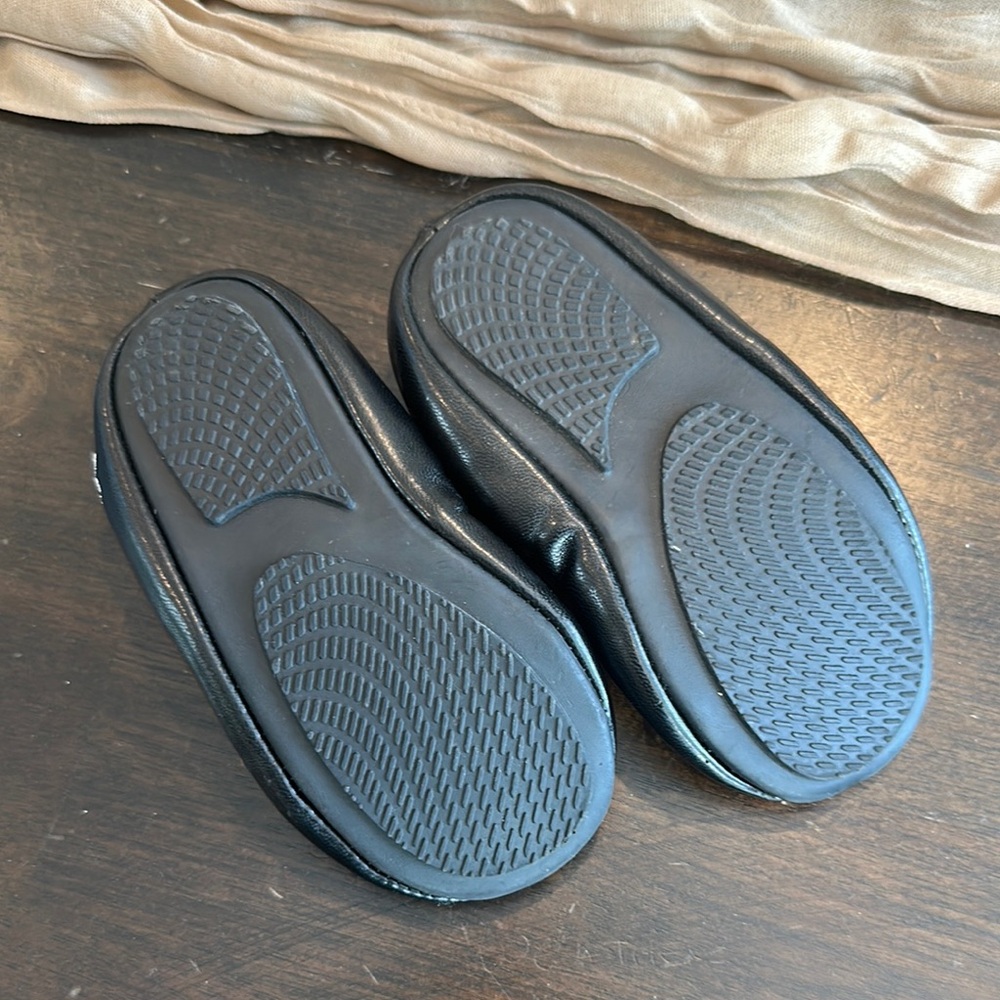 Jessica Simpson Black Cat Slippers- Excellent Condition- Size 7 - Picture 2 of 3